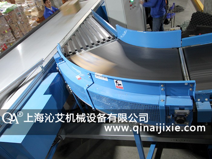 轉(zhuǎn)彎輸送機(jī)在生產(chǎn)線中發(fā)揮作用巨大 轉(zhuǎn)彎輸送機(jī)在生產(chǎn)線中發(fā)揮作用巨大